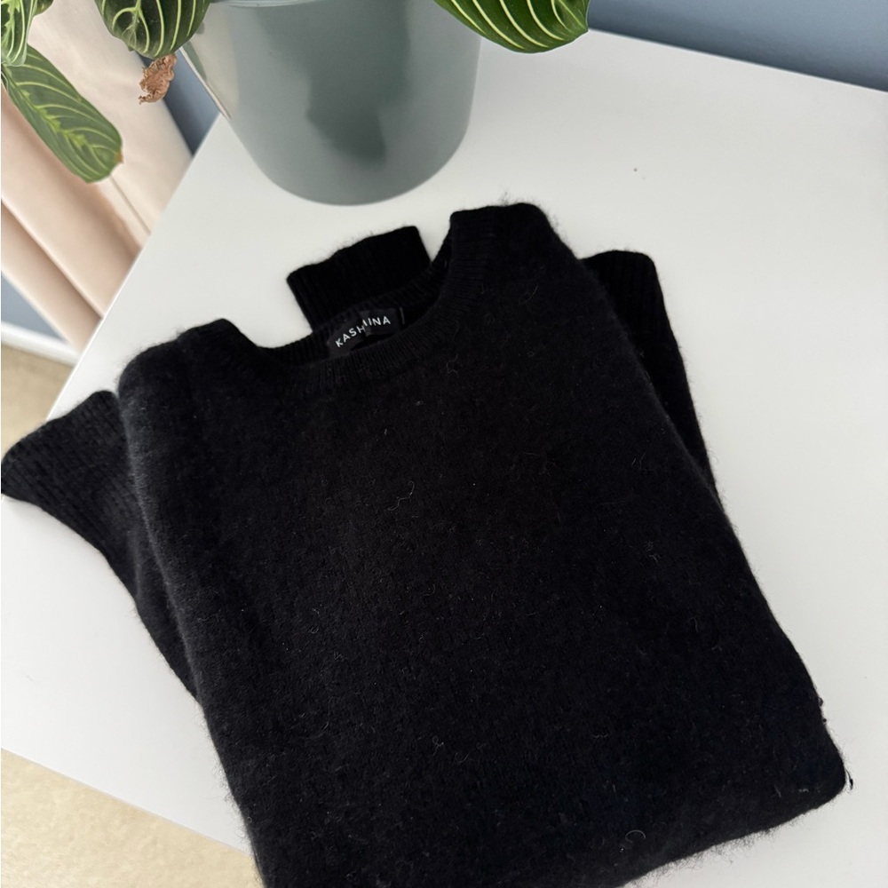 Black cashmere sweater